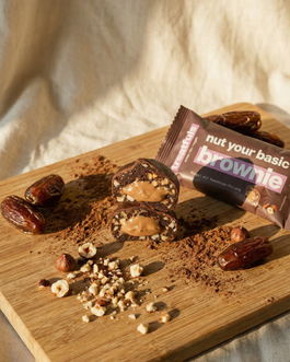 20 x dunkle Schoko Haselnuss-Brownie Riegel – bio + vegan